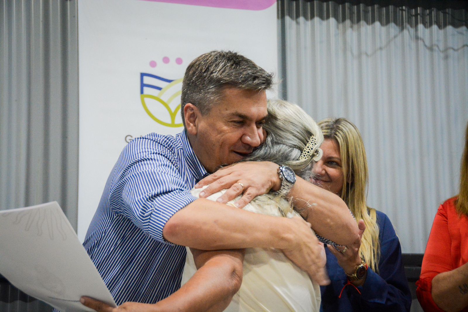 Zdero entregó títulos de propiedad a 154 familias de Resistencia, Fontana y Barranqueras