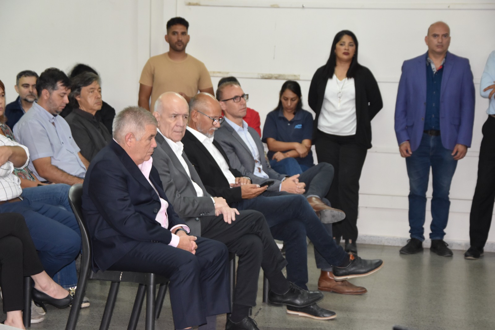 Legisladores acompañaron a los empleados de la Administración Provincial del Agua en su día