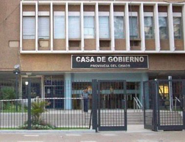 Festival de pases a planta: cayó el concurso de Capitanich que obligaba a Zdero el pase de 10.000 militantes, amigos, familiares y conocidos de la gestión anterior