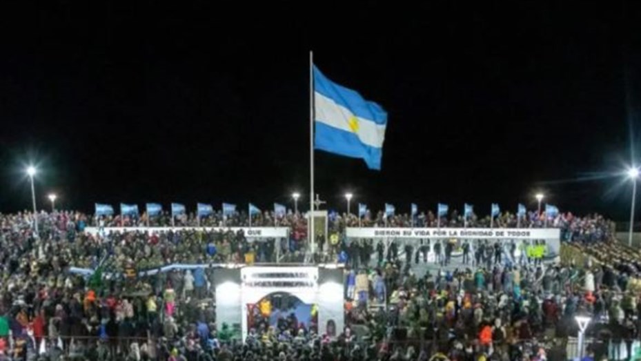 Sin autoridades nacionales, los gobernadores patagónicos encabezaron la Vigilia de Malvinas