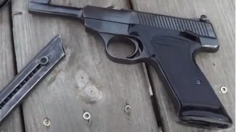 Alarma: un nene de 6 años llevó una pistola cargada a la escuela