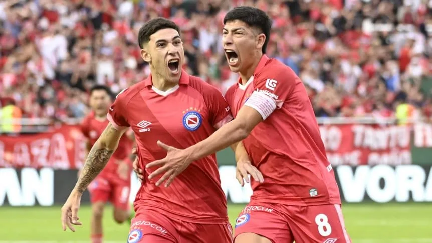 Argentinos eliminó a Defensa y Justicia y está en semifinales de la Copa de la Liga Profesional