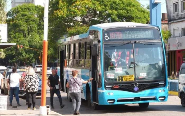 El Gobierno propone abrir la competencia y permitir el pago del boleto de transporte con cualquier tarjeta