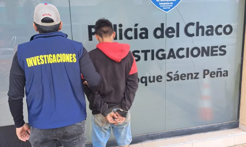 Detuvieron a un delincuente caminando por los techos de las casas: tenía dos pedidos de captura