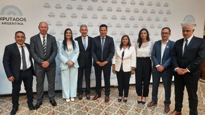 Ley Ómnibus: el Gobierno recibe a diputados dialoguistas y alista nuevas reuniones con gobernadores