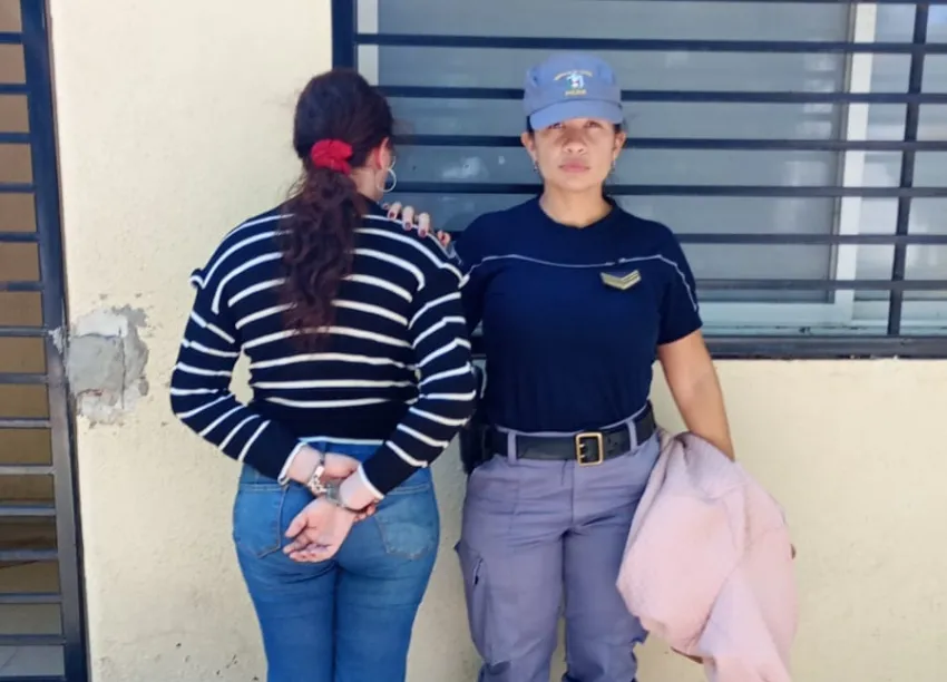 Insólita situación en el Perrando: exigió a psiquiatras que le den licencia sin evaluarla y las atacó