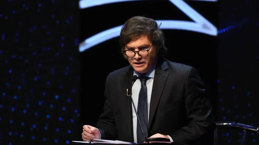 El presidente Milei volvió a cuestionar a la UBA y planteó que la educación pública genera «disonancia cognitiva»