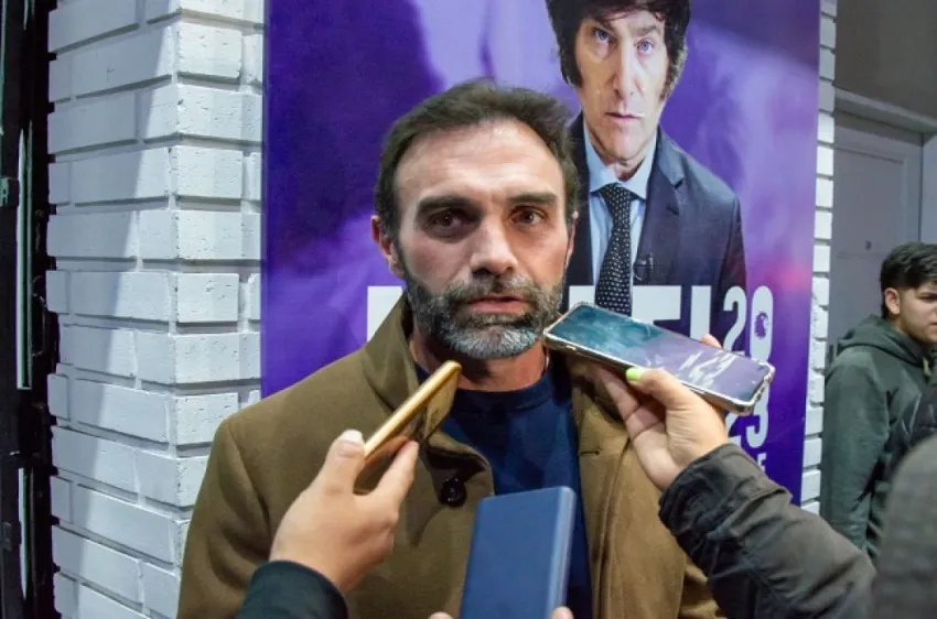 El jefe del bloque de LLA en el Senado afirmó que «Milei sabía que se iba a votar el aumento de sueldos»