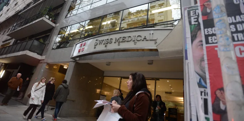 Los afiliados a prepagas comenzarán a recibir descuentos en sus facturas pero un amparo lo pone en duda