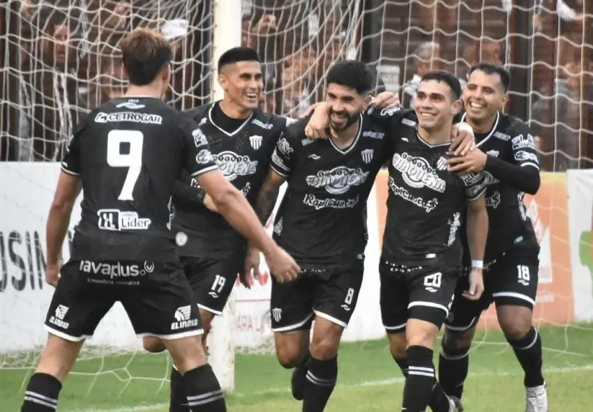 Fiesta Albinegra: For Ever ganó de local 3-0 a Cadu