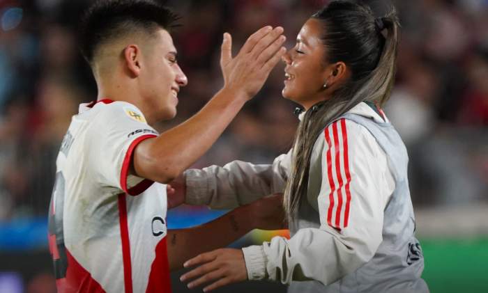 El «Diablito» Echeverri enamorado: coincidió en cancha con su novia