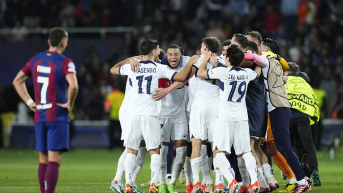 Fanáticos del Barcelona apedrearon por error el bus de su propio equipo