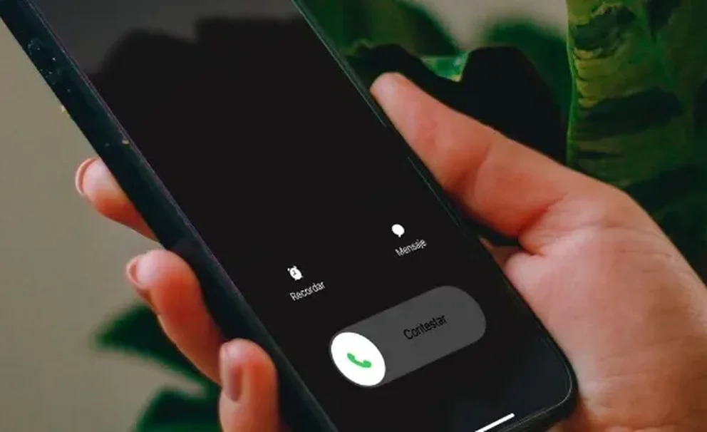 Por qué no debes contestar llamadas de un número desconocido