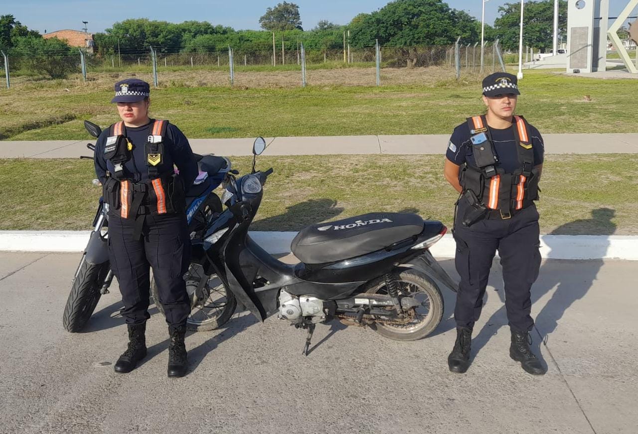 Policía Caminera recupera una motocicleta robada hace 8 años