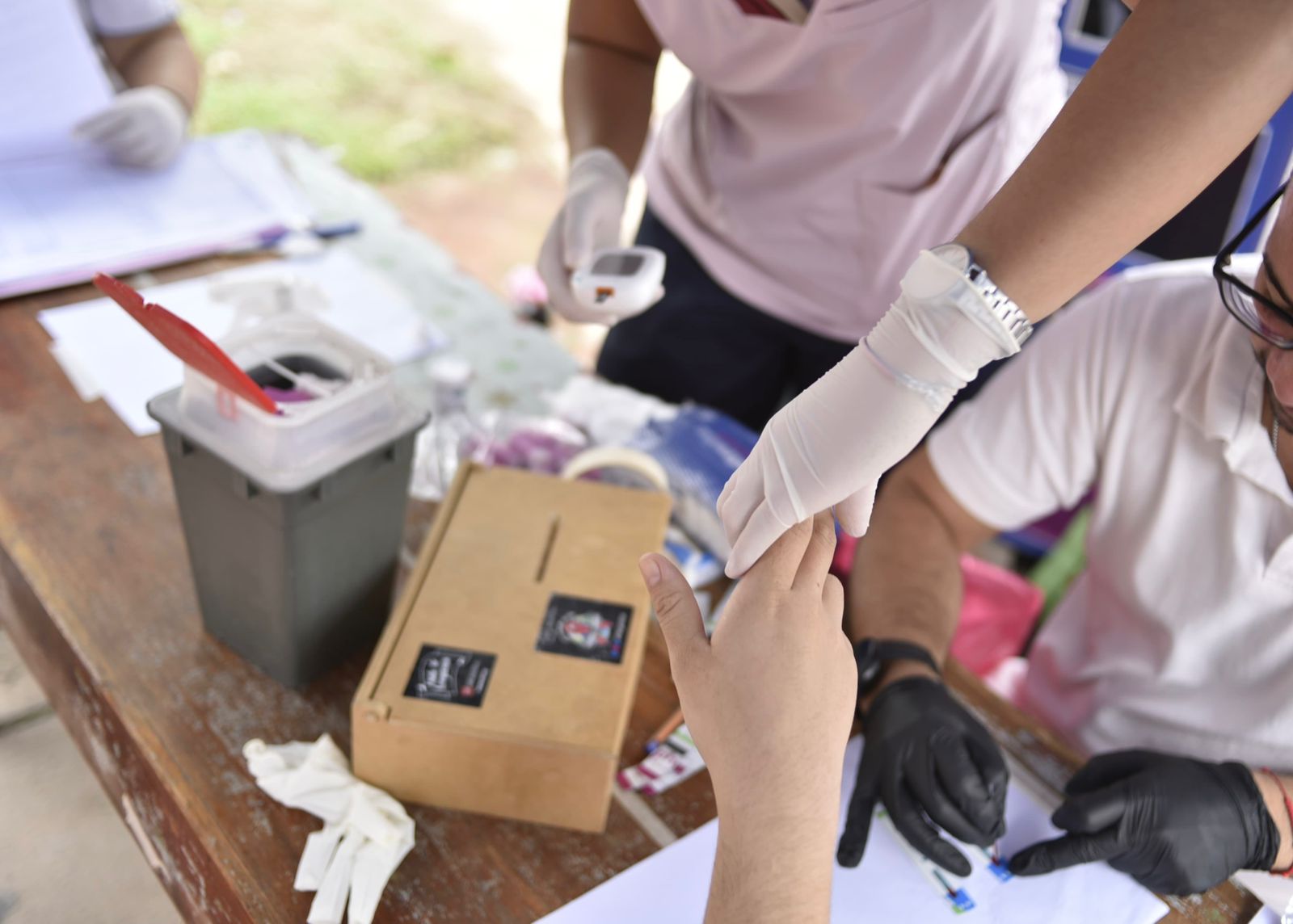 Día Mundial de la Salud: entrega de Eco Repelentes, testeos y vacunación desde el Laboratorio Central