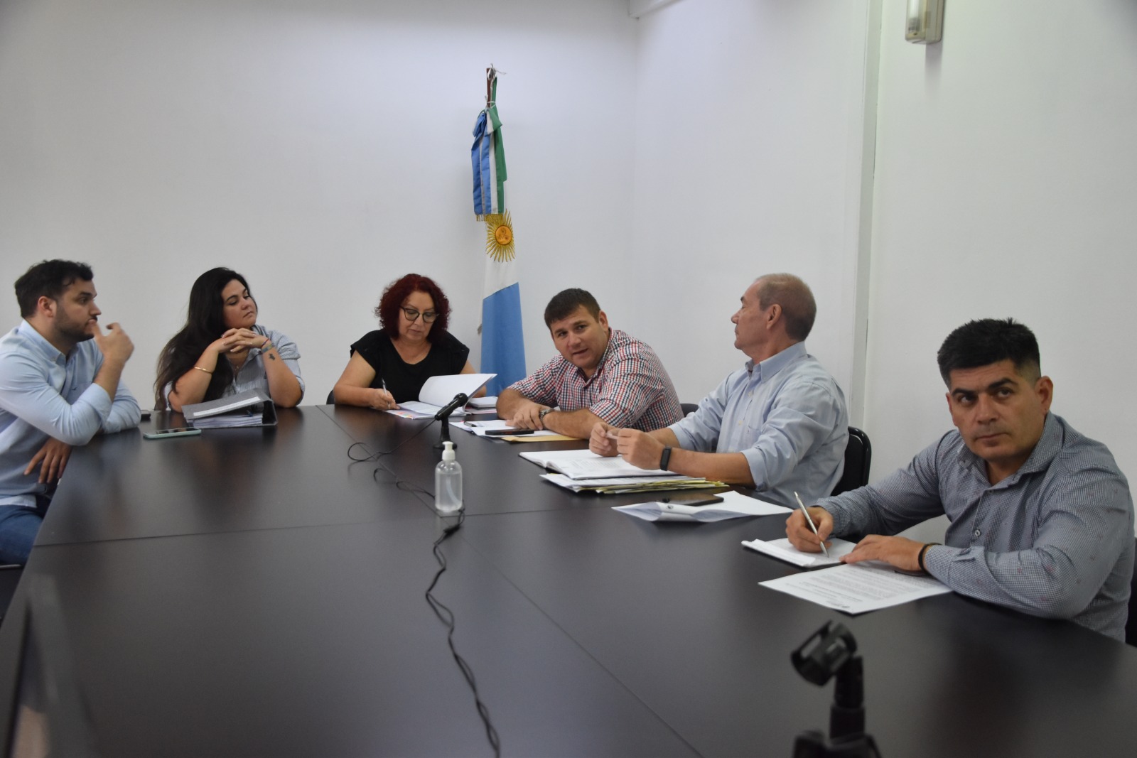 Asuntos Municipales despachó la conmemoración de aniversarios de Misión Nueva Pompeya y Margarita Belén