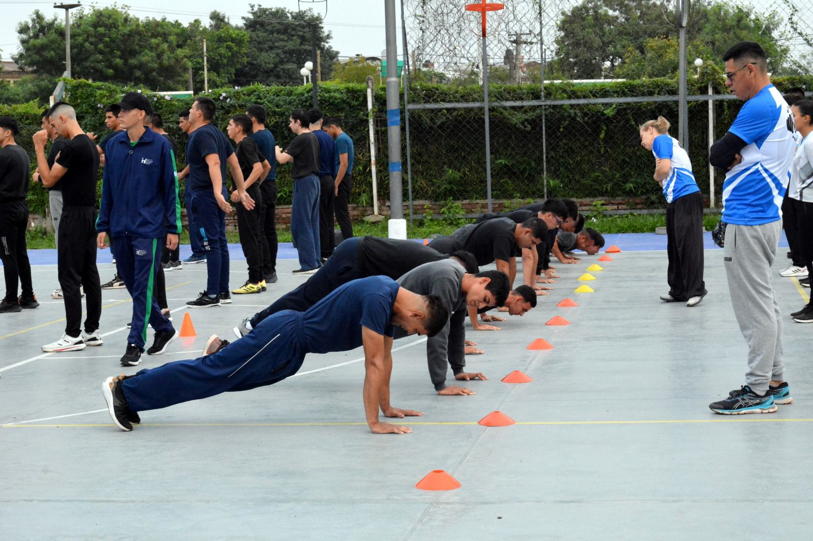 En el Polideportivo Jaime Zapata comenzó el examen físico para ingresantes a la Policía del Chaco