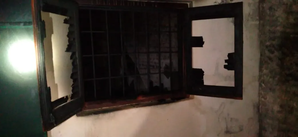 Policías lograron rescatar a una familia de un incendio