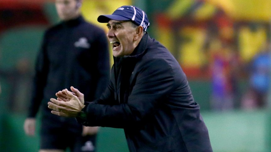 Raúl Valdez dejaría Sarmiento para dirigir a For Ever