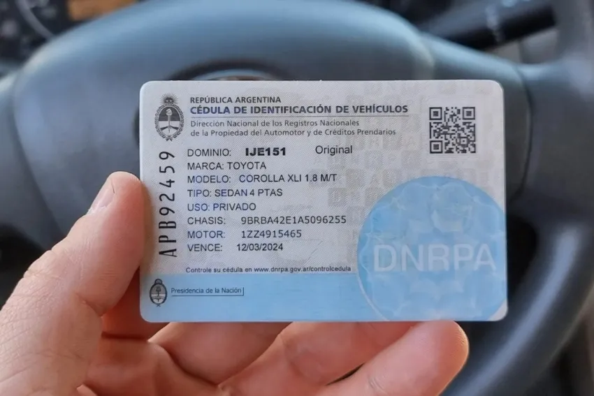 El Gobierno oficializó la derogación de la cédula azul, ya no será necesaria al conducir un vehículo
