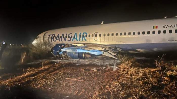 Un Boeing 737 con 85 personas a bordo se salió de una pista en Senegal: hay 11 heridos