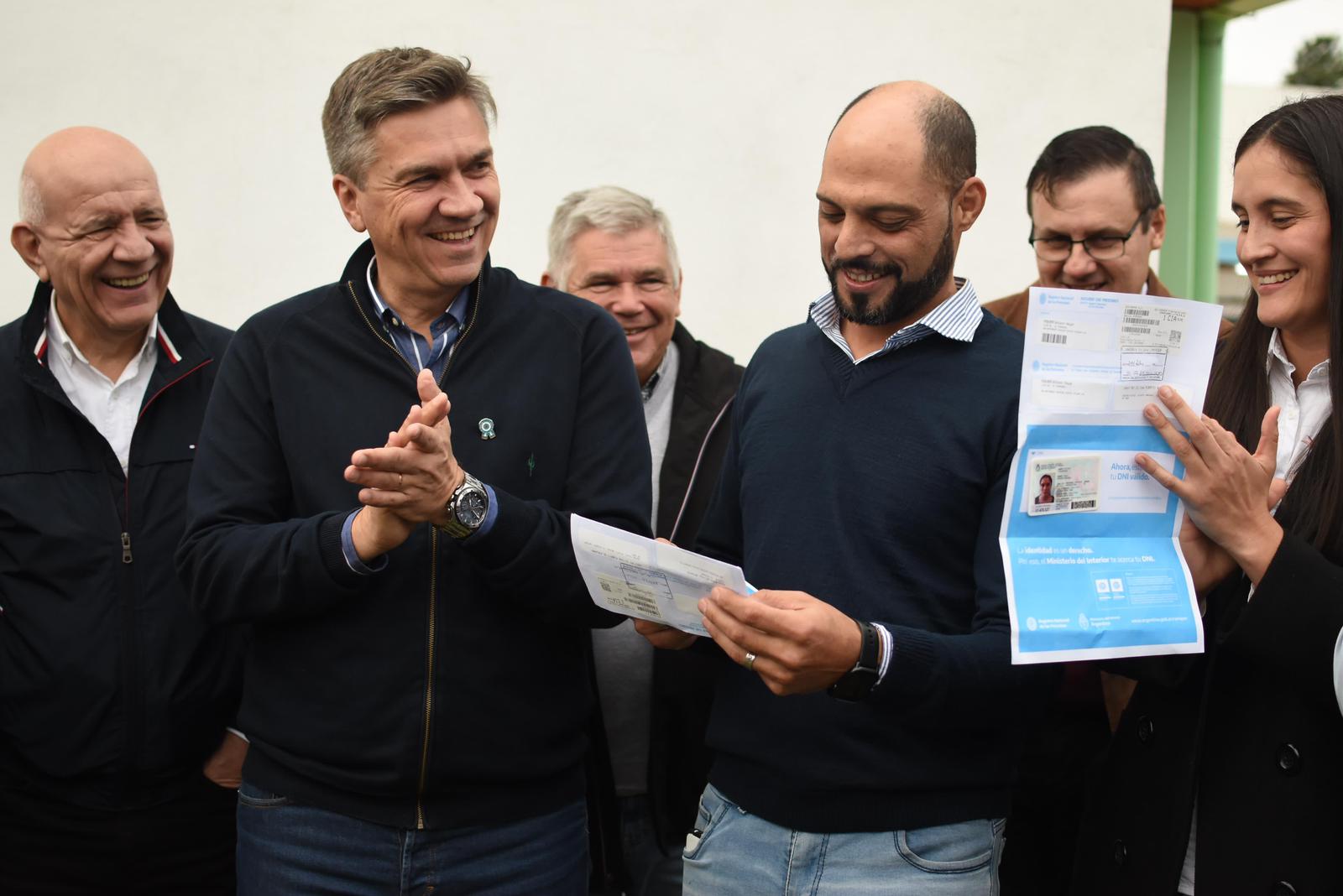 Luego de 14 años, en El Palmar, el gobernador Zdero habilitó la gestión de DNI