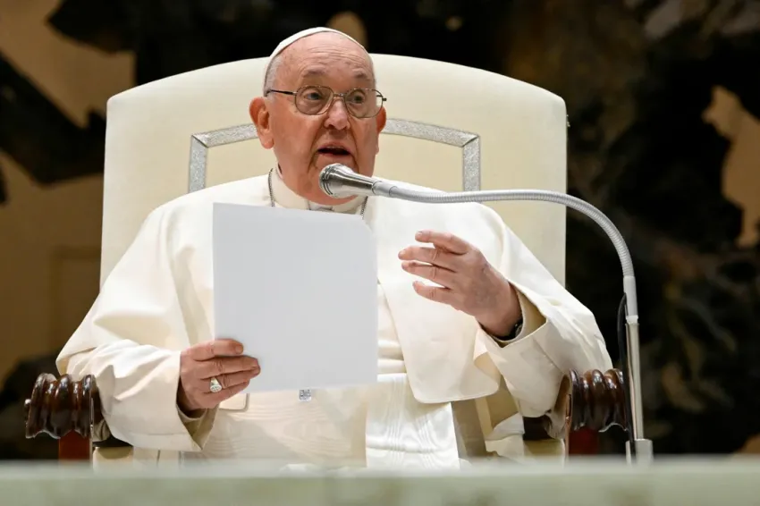 El papa mostró preocupación por la situación en el mundo: «Es necesario rezar en estos tiempos de guerra mundial»