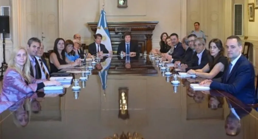 Sin la presencia de Milei, el Gabinete se reúne en Casa Rosada luego de la media sanción de la Ley Bases