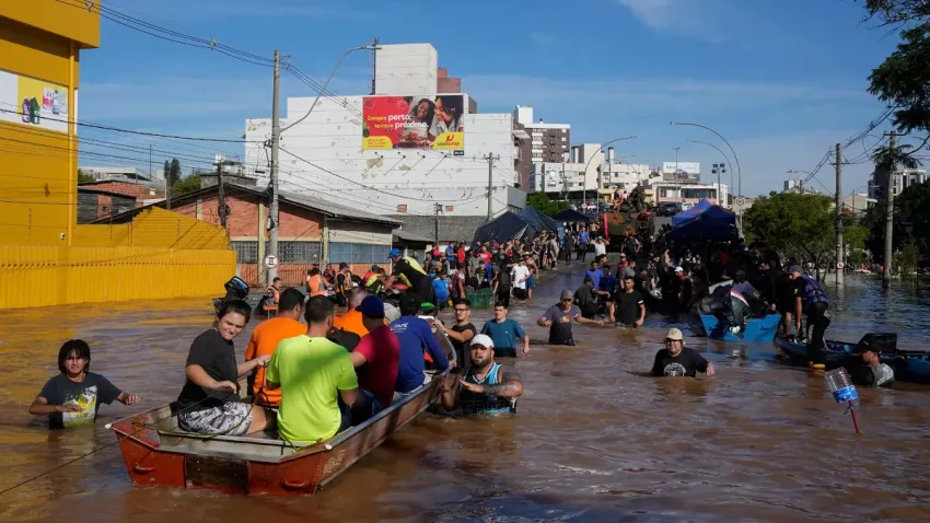 Inundaciones en Brasil: las fuerzas armadas despliegan barcos, aviones y hospitales para las víctimas