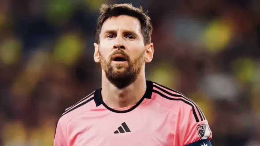 Un ex futbolista inglés desprestigió los logros de Lionel Messi: «Tomó esteroides desde temprana edad»