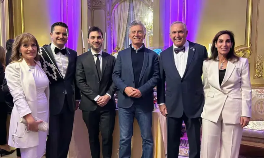 Mauricio Macri compartió un acto junto al gobernador de Chubut en la embajada de Estados Unidos