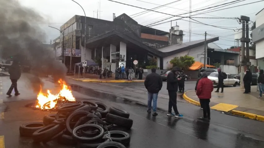 Misiones: los policías que participan en las protestas serán expulsados de la fuerza por estar «fuera de la ley»