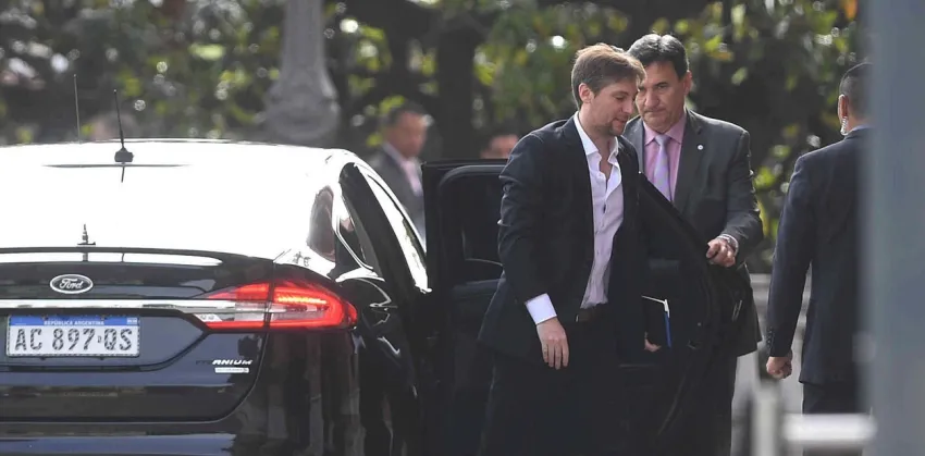 Milei le aceptó la renuncia a Silvestre Sívori, el jefe de la AFI