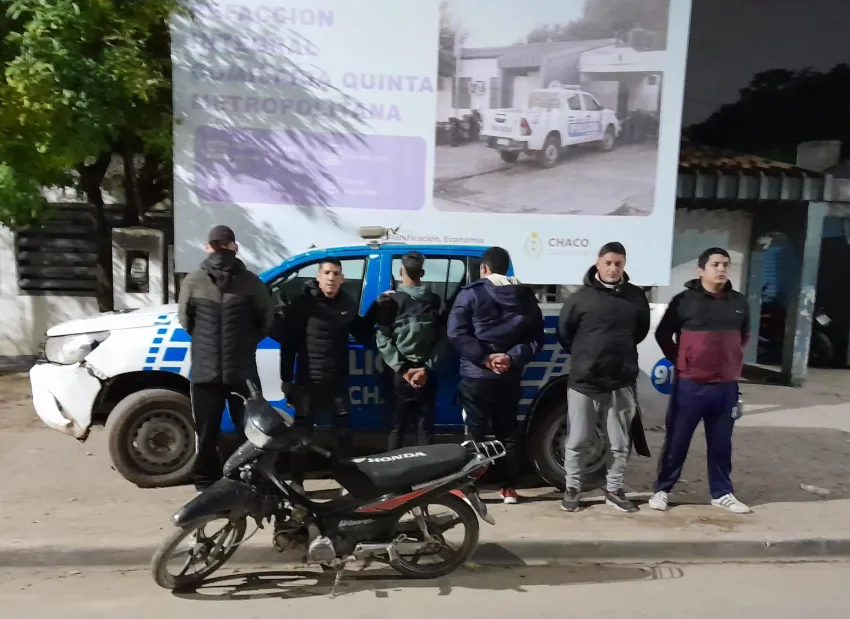 Dispuestos a matar: un menor y un hombre de 27 años apuntaron con un arma a la policía en una persecución