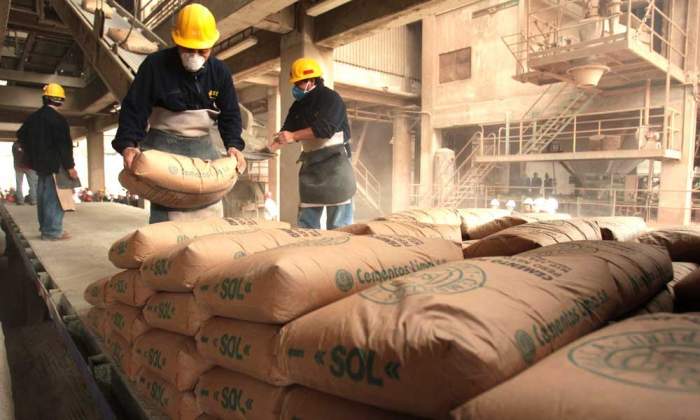 Las ventas de insumos para la construcción cayeron un 30% en abril