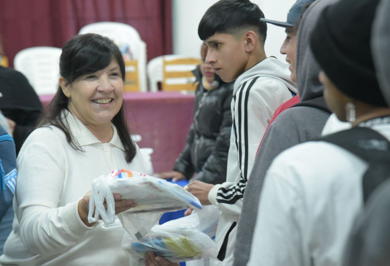 La fundación Muchas entregó nuevamente útiles escolares en el barrio Toba