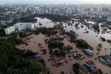 Los muertos por las inundaciones en Brasil ascendieron a 137 y ya son casi dos millones los damnificados