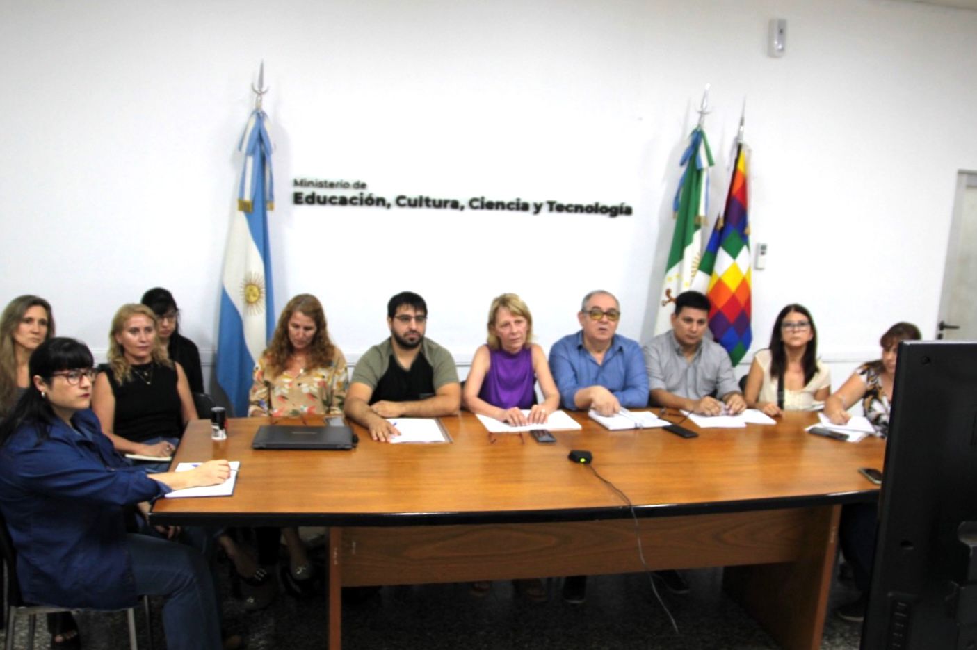 Digitalización de títulos de nivel secundario y terciario: Educación avanza en la implementación del sistema