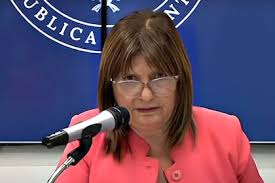 Bullrich habilitó a las fuerzas federales a hacer “ciberpatrullaje” en internet y redes (audiotexto)