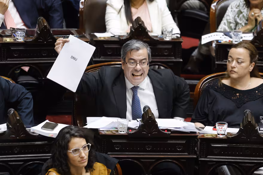 El kirchnerismo pide la nulidad de la Ley Bases: denuncia irregularidades en el texto que llegó al Senado