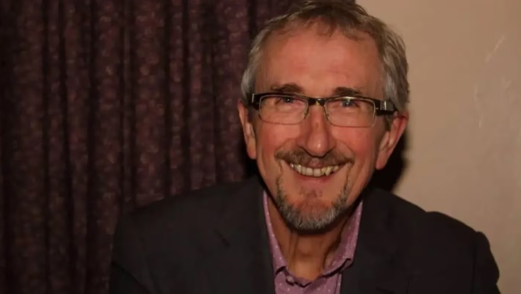 Estaba viajando hacia unas vacaciones soñadas con su esposa y murió en el avión