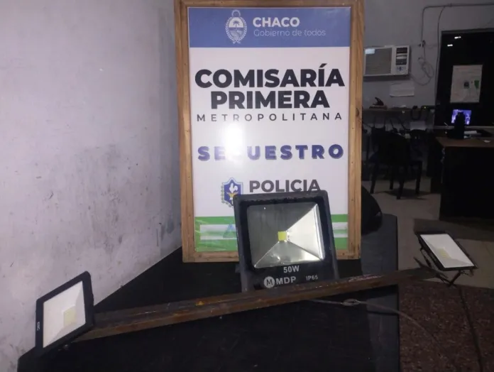 Detuvieron a un hombre en plena 9 de Julio, con tres reflectores ajenos