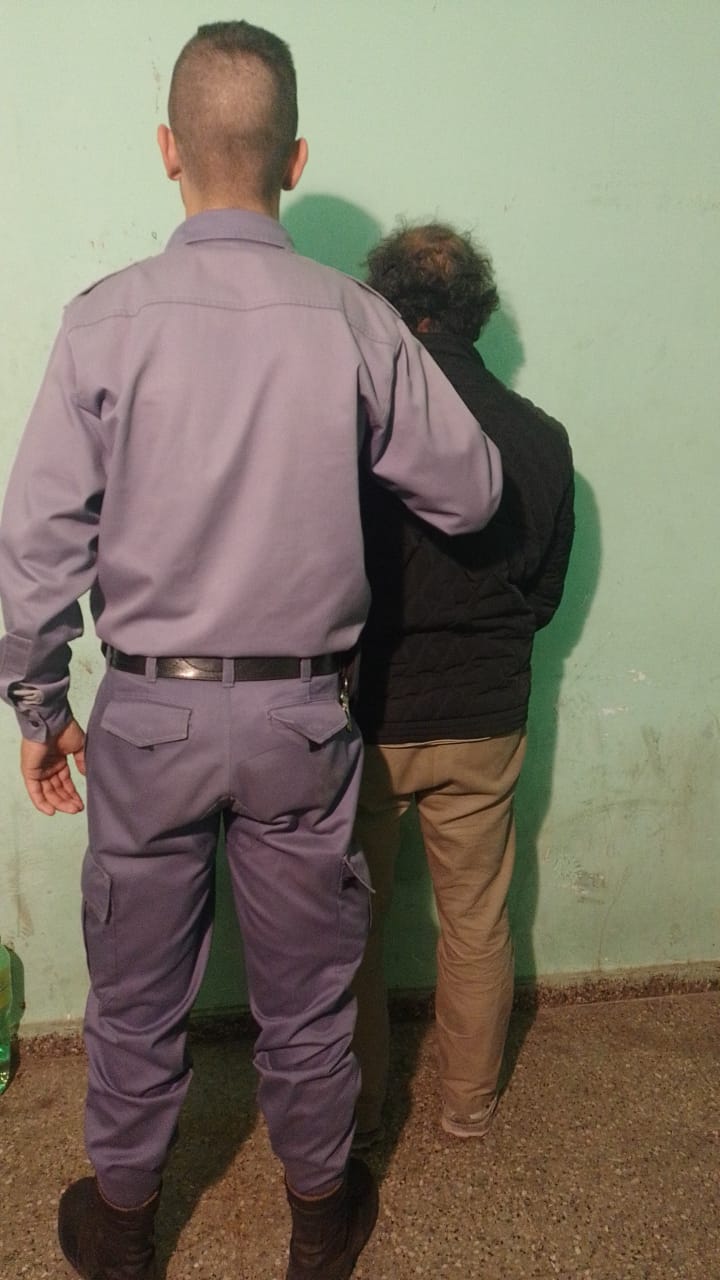 Sacó a su ex pareja de la casa y luego fue detenido
