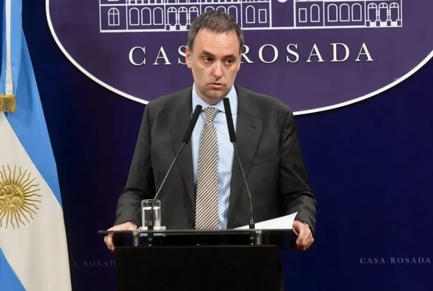 Diputados quieren que Adorni explique «el grave retroceso en materia de libertad de expresión»