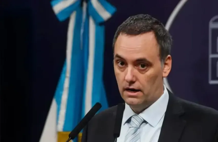 Los medios públicos y Télam quedarán bajo la órbita del área que depende de Manuel Adorni