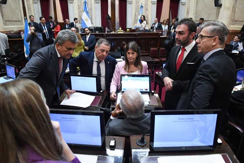 Ley Bases en el Senado: el Gobierno dialoga para conseguir la mayoría que necesita y busca evitar modificaciones