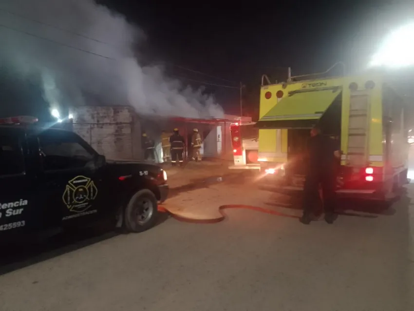 Se incendió un depósito de electrodomésticos usados en Av. Soberanía Nacional