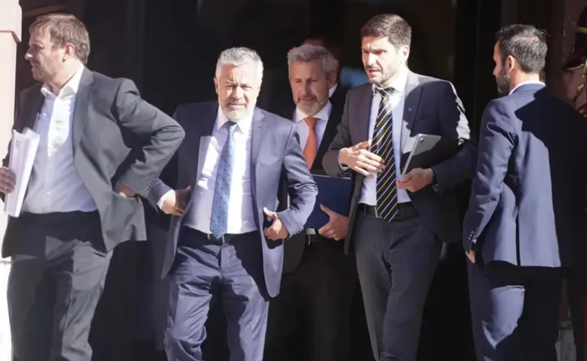 El Gobierno busca el apoyo de Juntos por el Cambio para aprobar la Ley de Bases