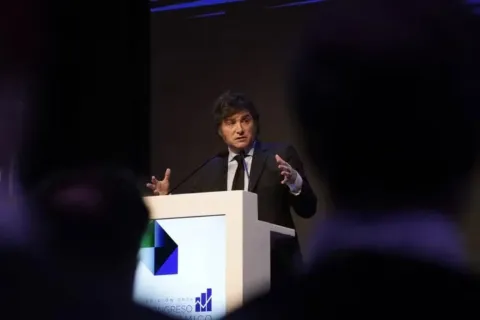 Javier Milei volvió a cargar contra el gobierno de Pedro Sánchez antes de su viaje a España