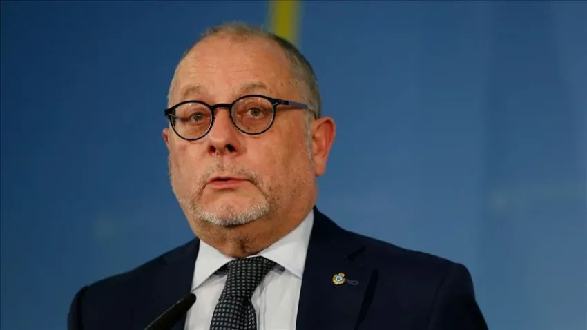 Comenzarán los trabajos para reubicar los paneles solares que estaban en Chile tras críticas de Boric